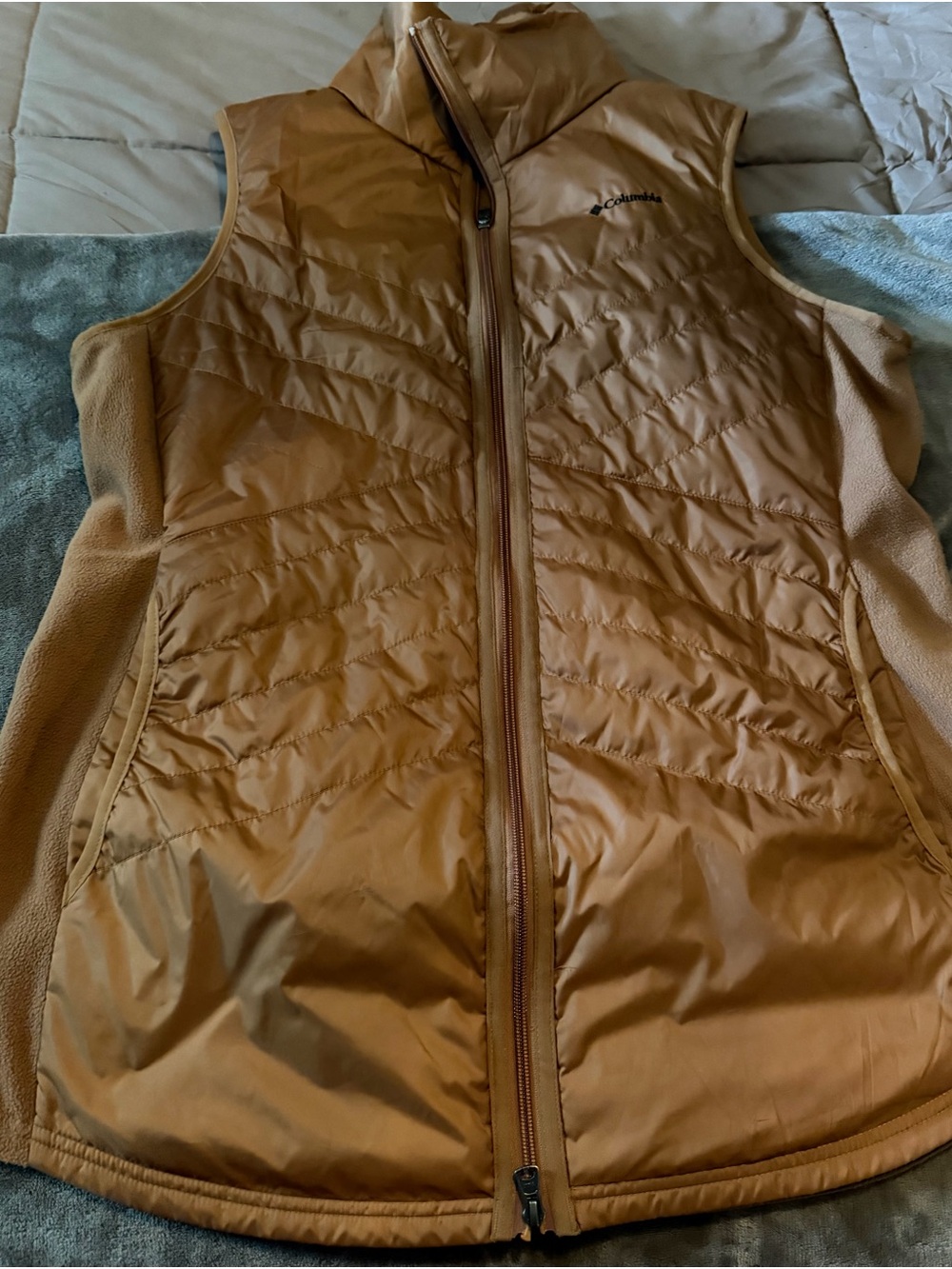Columbia Women's Caramel Brown Quilted Fleece-Panel Vest